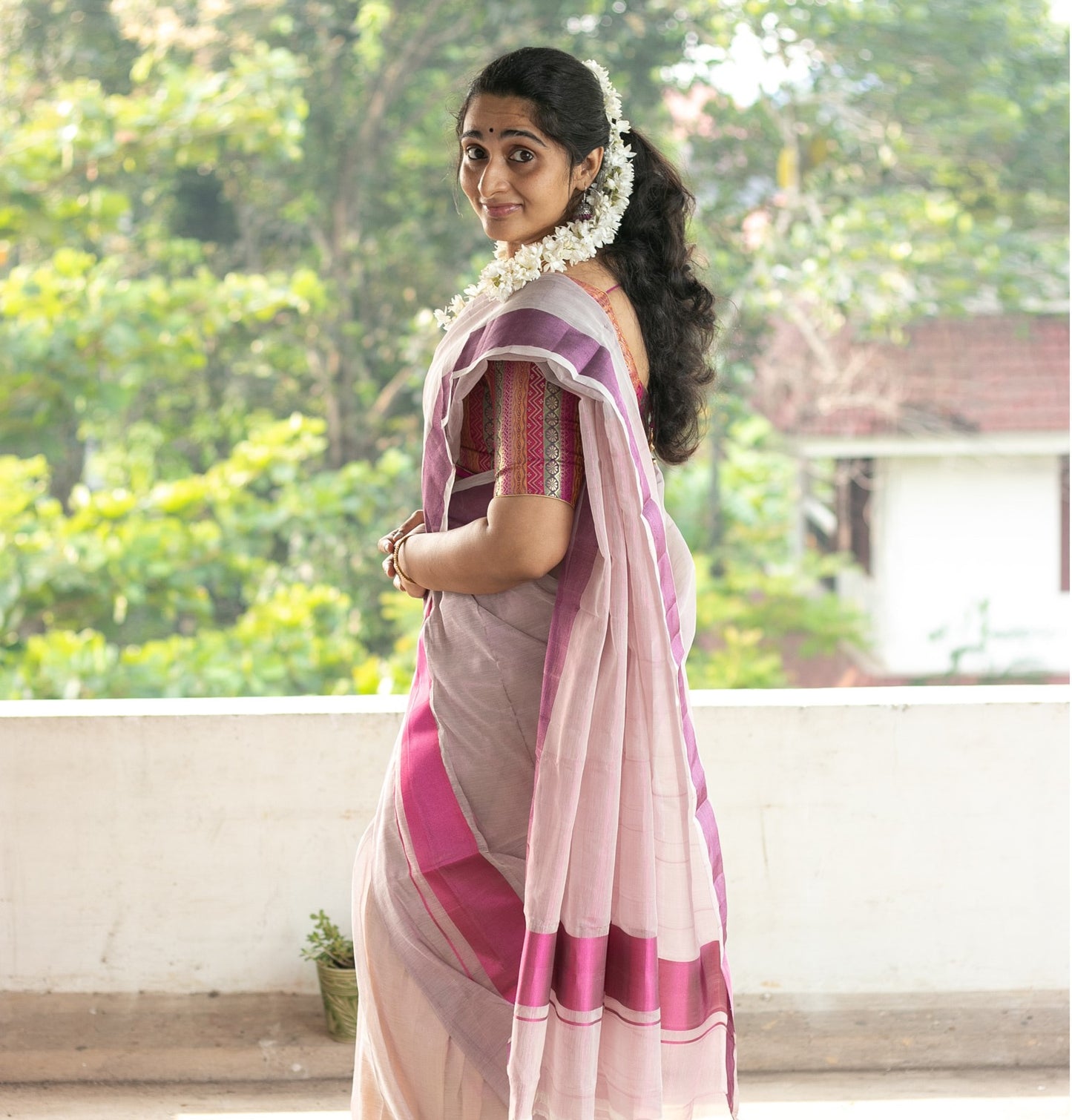 Rose Radiance Kerala Cotton Tissue Kasavu Saree