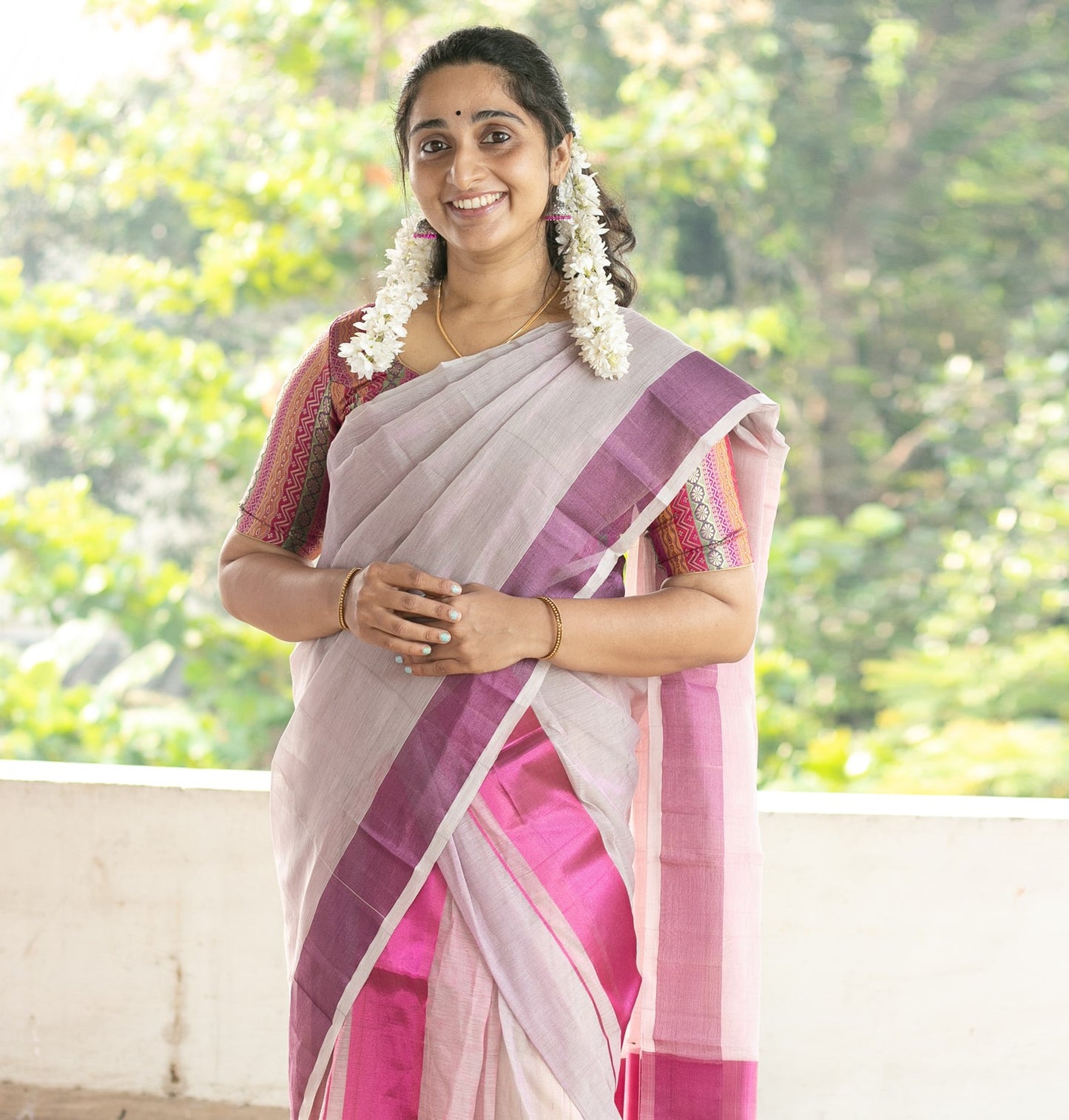 Rose Radiance Kerala Cotton Tissue Kasavu Saree